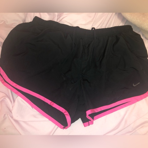 Shorts - Picture 6 of 7